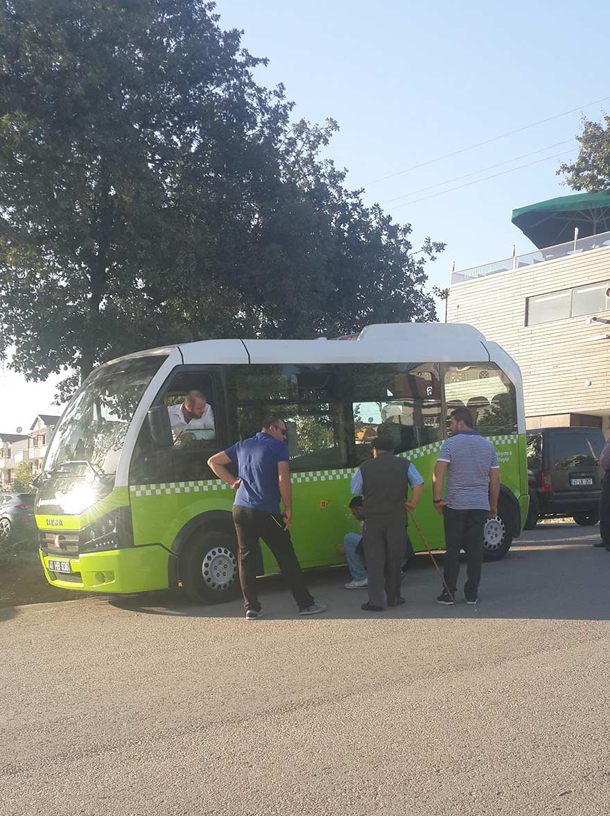 Kocaeli'de kahvehane ile minibüse silahlı saldırı!