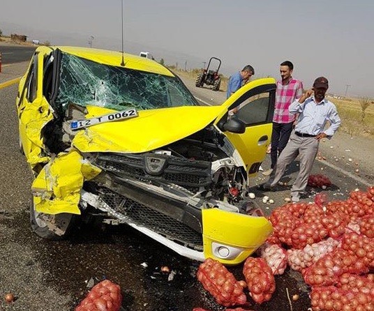 Bingöl’de trafik kazası: 3 yaralı