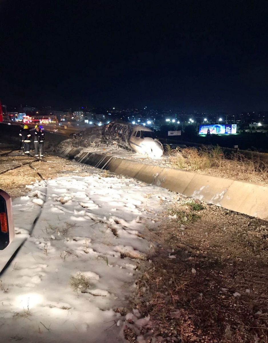 Atatürk Havalimanında özel jet düştü: 4 yaralı