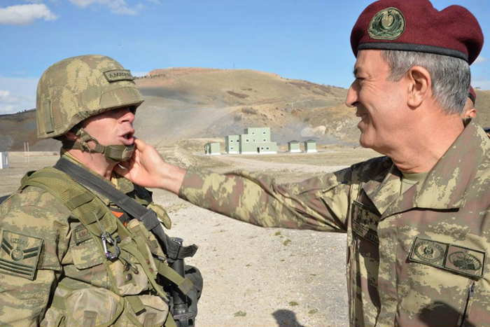 Hulusi Akar o anları böyle izledi!