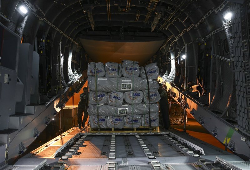 TSK, Irak'taki deprem için harekete geçti