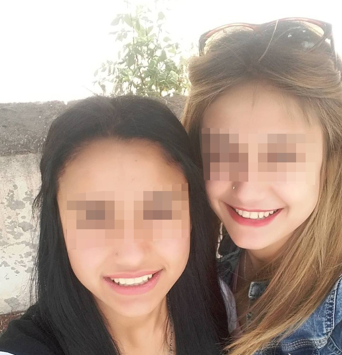 Erkek kılığına giren kız kardeşler millete kâbusu yaşattı!