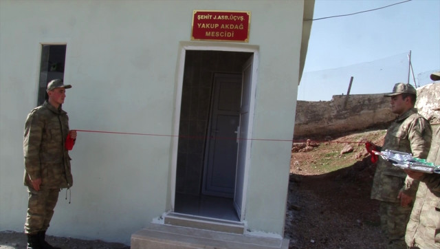 Şehidin temelini attığı mescidin açılışını annesi yaptı
