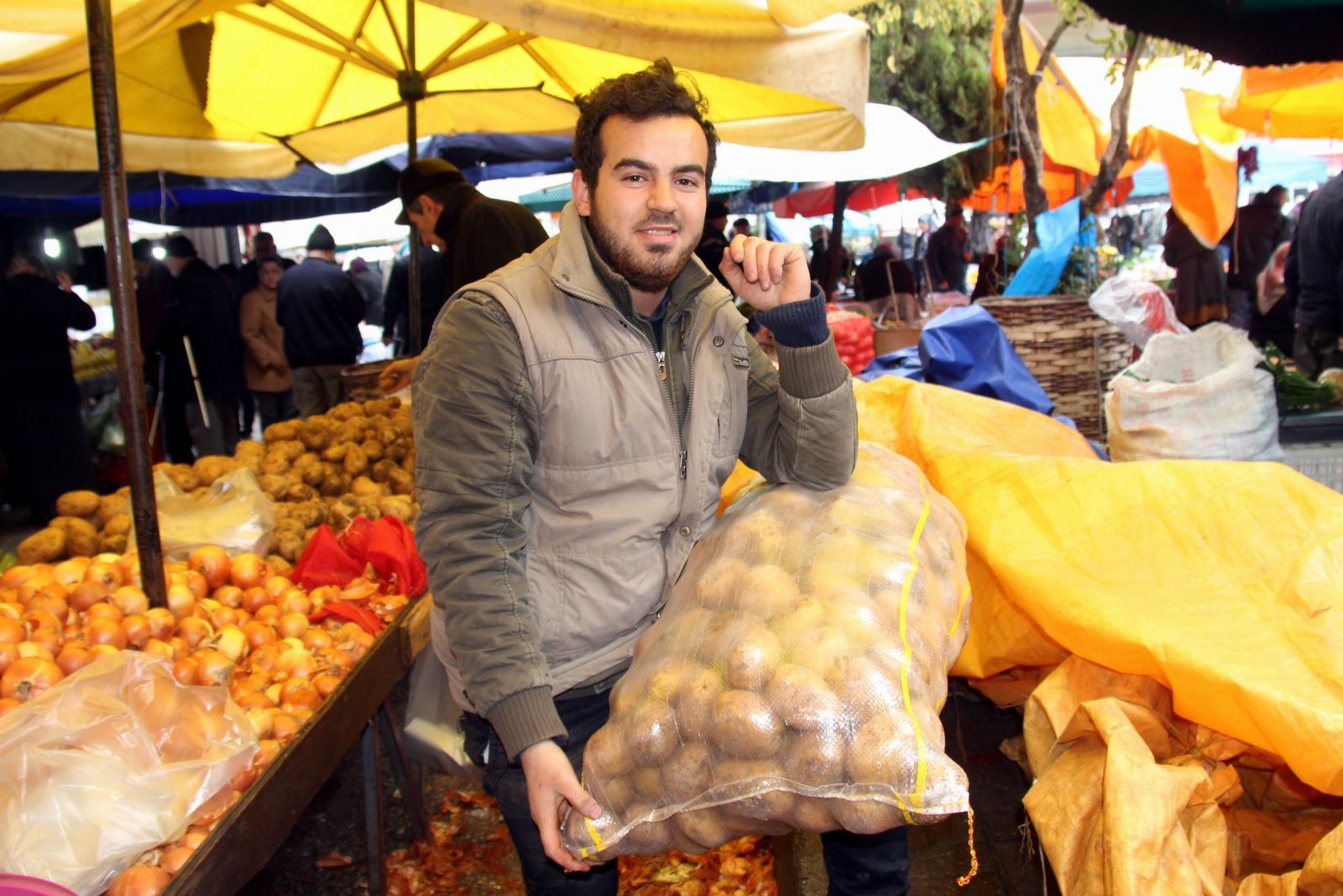 Kurtlar Vadisi melodisiyle patates satıyor
