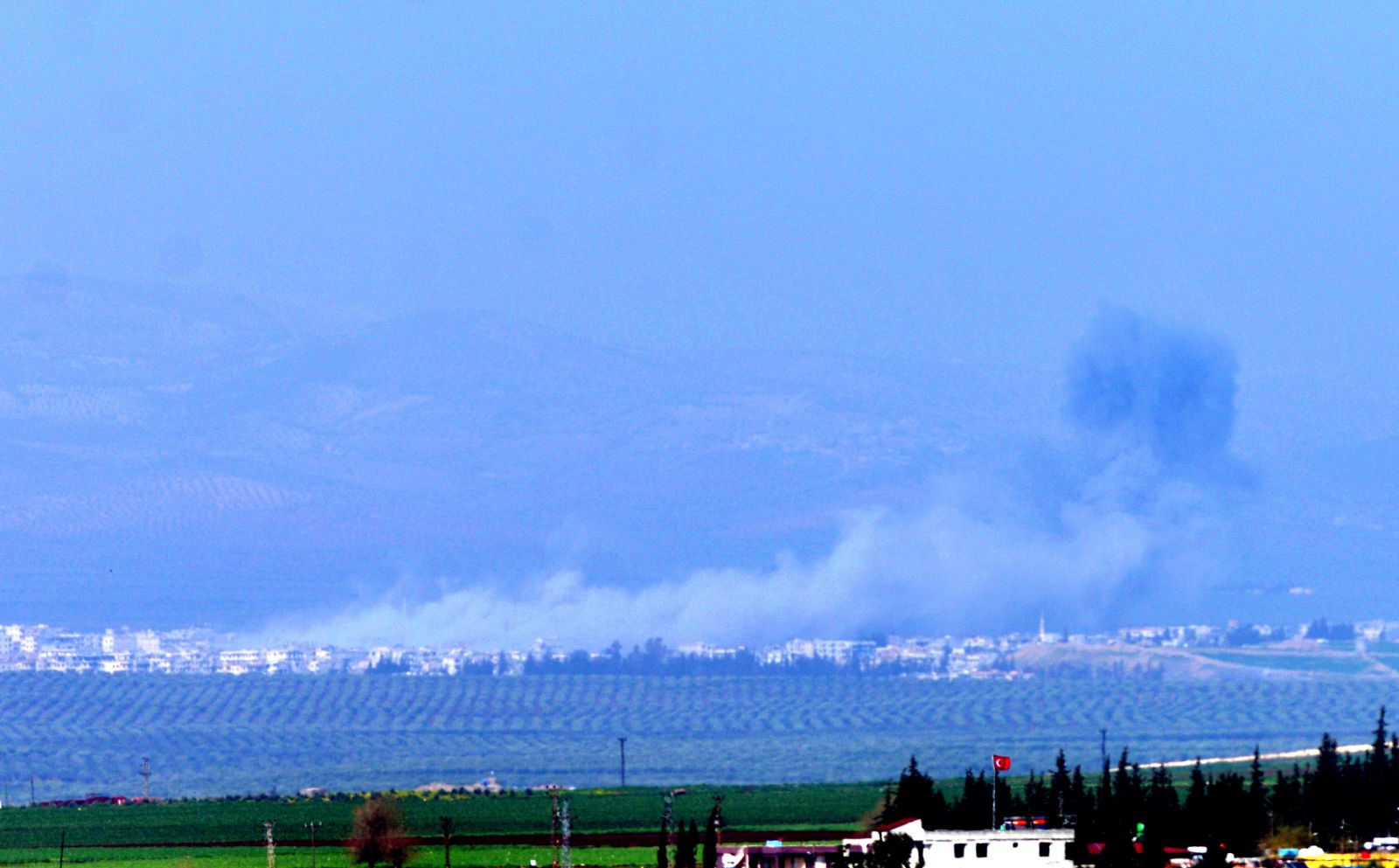 Türk savaş uçakları Cinderesi'ne bomba yağdırıyor