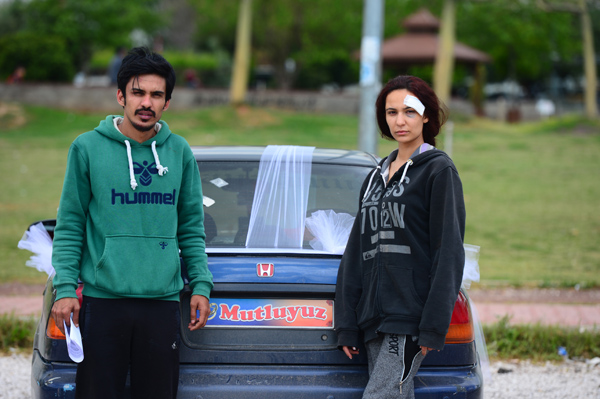 Yeni evlenen çiftin ilk gecesi kabusa döndü!