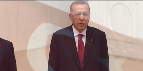 HDP'li milletvekilleri İstiklal Marşı okumadı