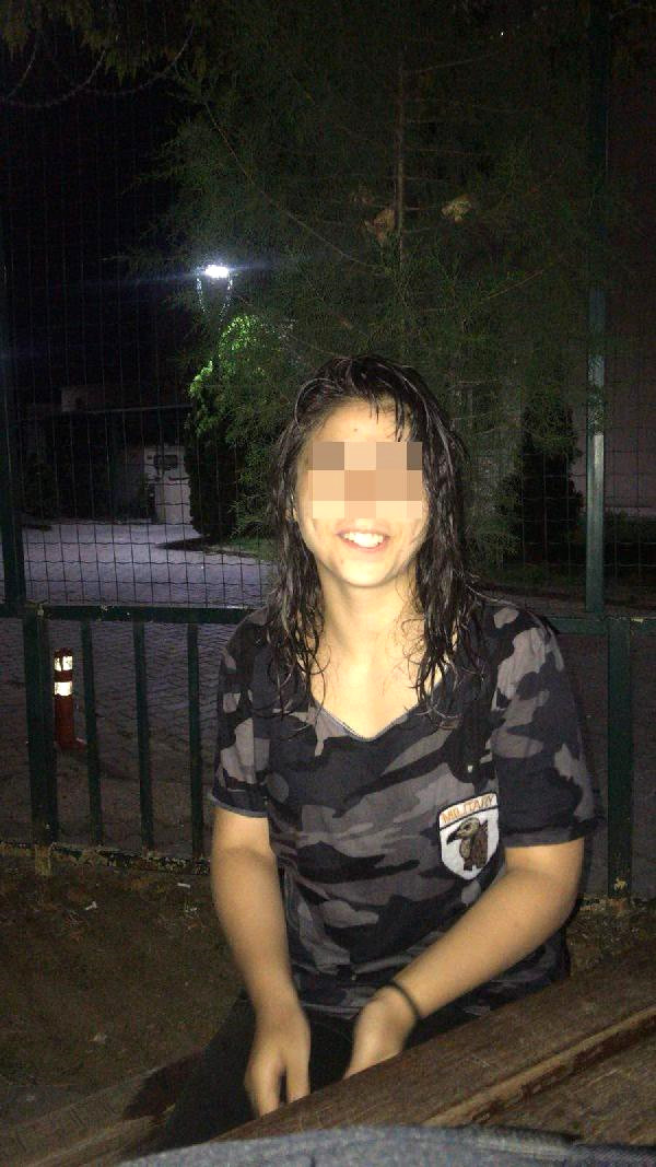 Evden kaçan genç kız polisi görünce öyle bir şey yaptı ki...