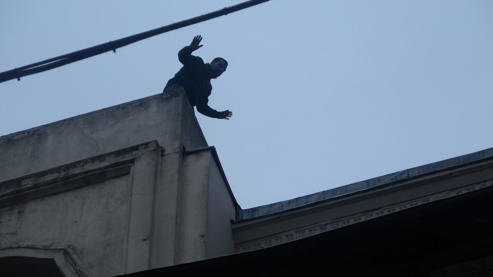 İstiklal Caddesi'nde intihar girişimi