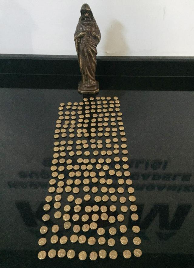 Sahte tarihi eserleri klozete saklamış