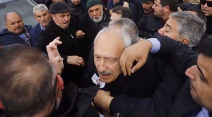 CHP lideri Kılıçdaroğlu’na şehit cenazesinde saldırı