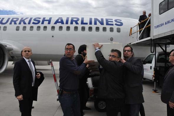 2 Türk mühendisin cenazeleri Türkiye'ye getirildi