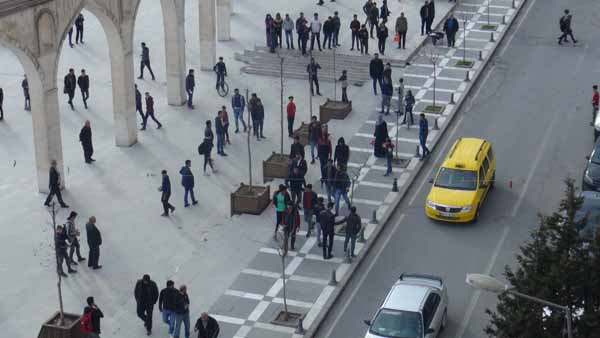 Tekme tokat birbirlerine girdiler