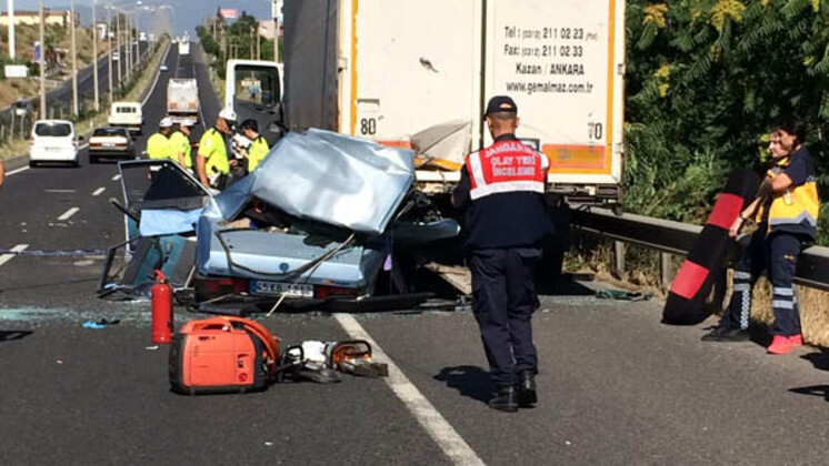 Manisa'da feci kaza! 3 kişi hayatını kaybetti