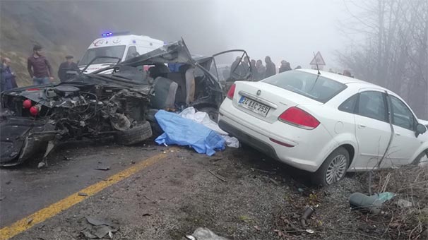 Ordu'da öğrenci servisi ile otomobil çarpıştı: 2 ölü, 4 yaralı