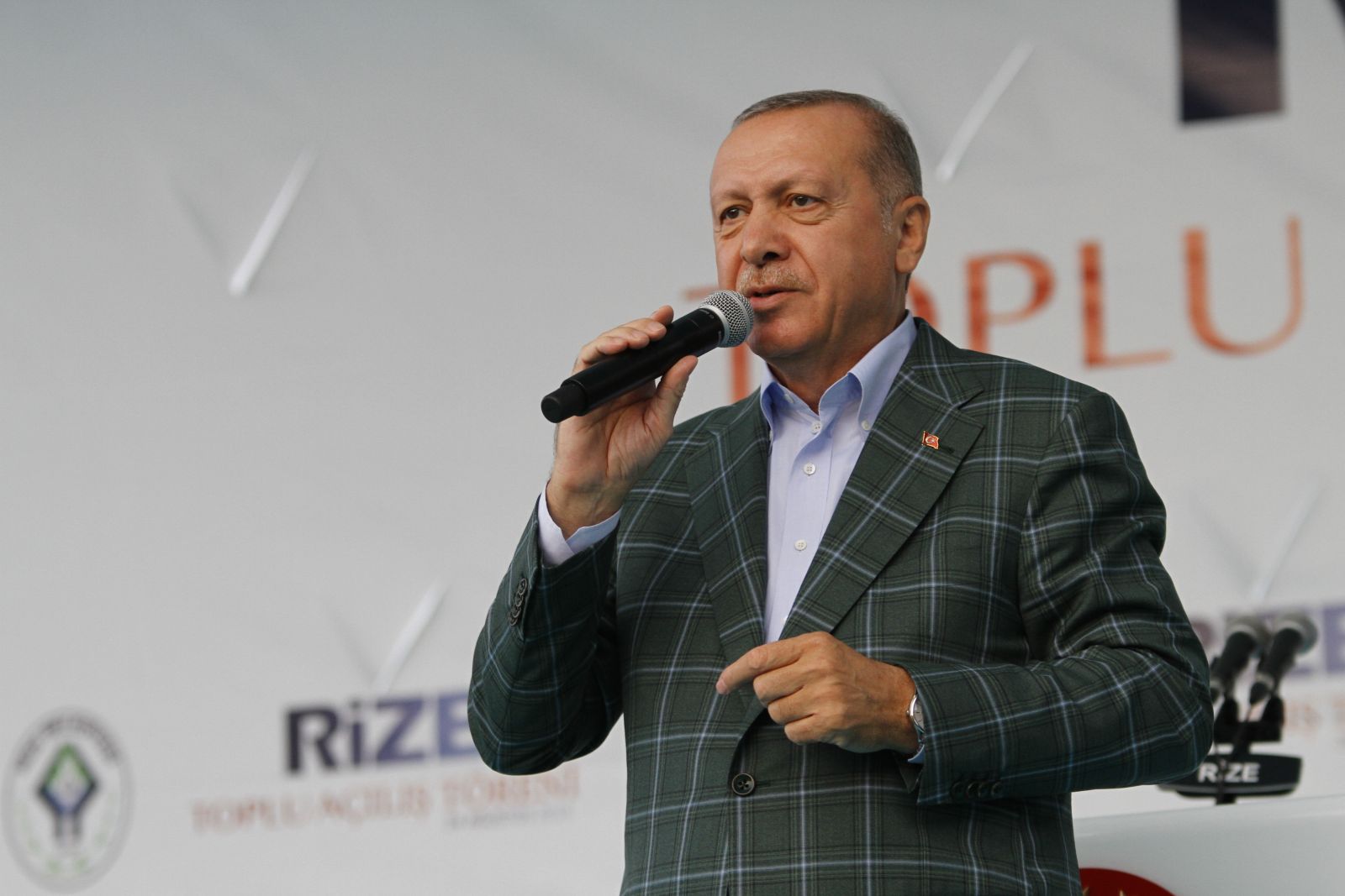 Cumhurbaşkanı Erdoğan: Kuru gürültüye pabuç bırakmadık