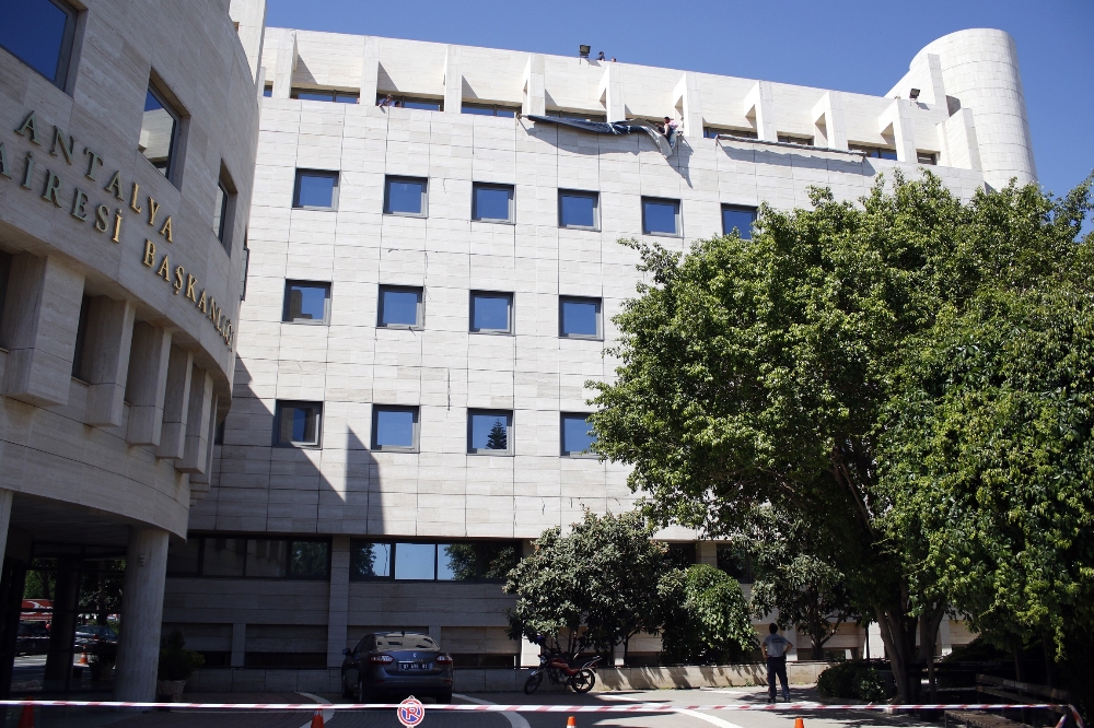 CHPli vekil intihar girişiminden parayla vazgeçirdi