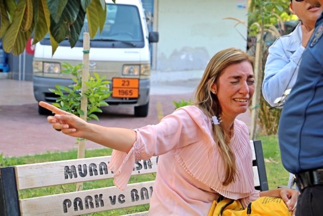 10 TL için taksiciyle tartışan İranlı turist, hüngür hüngür ağladı