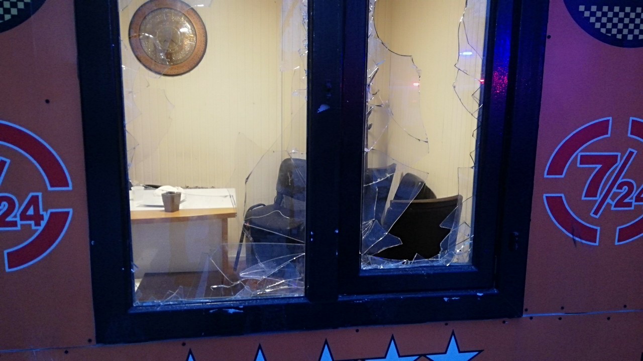 Esenyurt’ta taksiciler birbirine girdi, ortalık karıştı: 2 yaralı