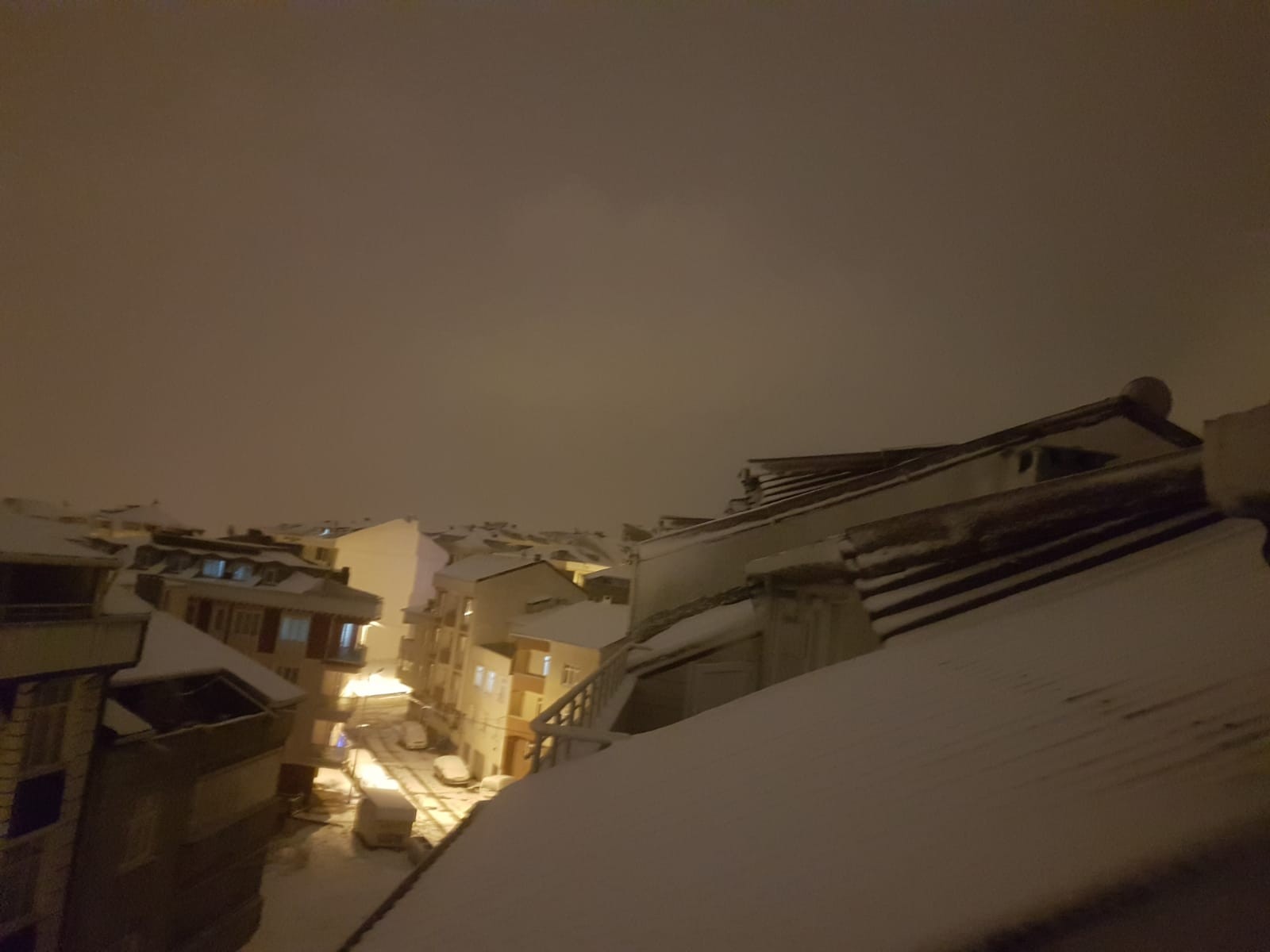 İstanbul sabaha karla uyandı