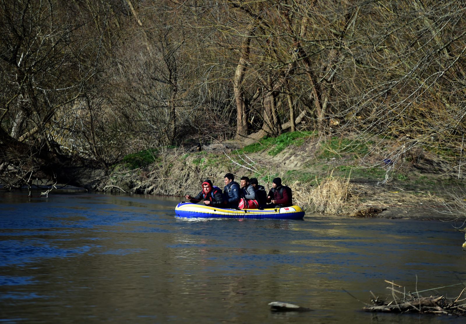 Göçmenlerden ilginç geçiş yöntemi