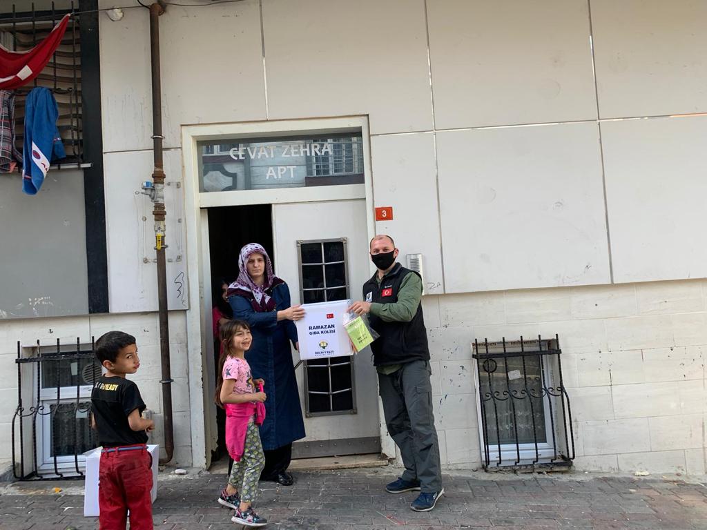 İhlas Vakfı hayırseverlerin bağışlarını ihtiyaç sahiplerine ulaştırıyor