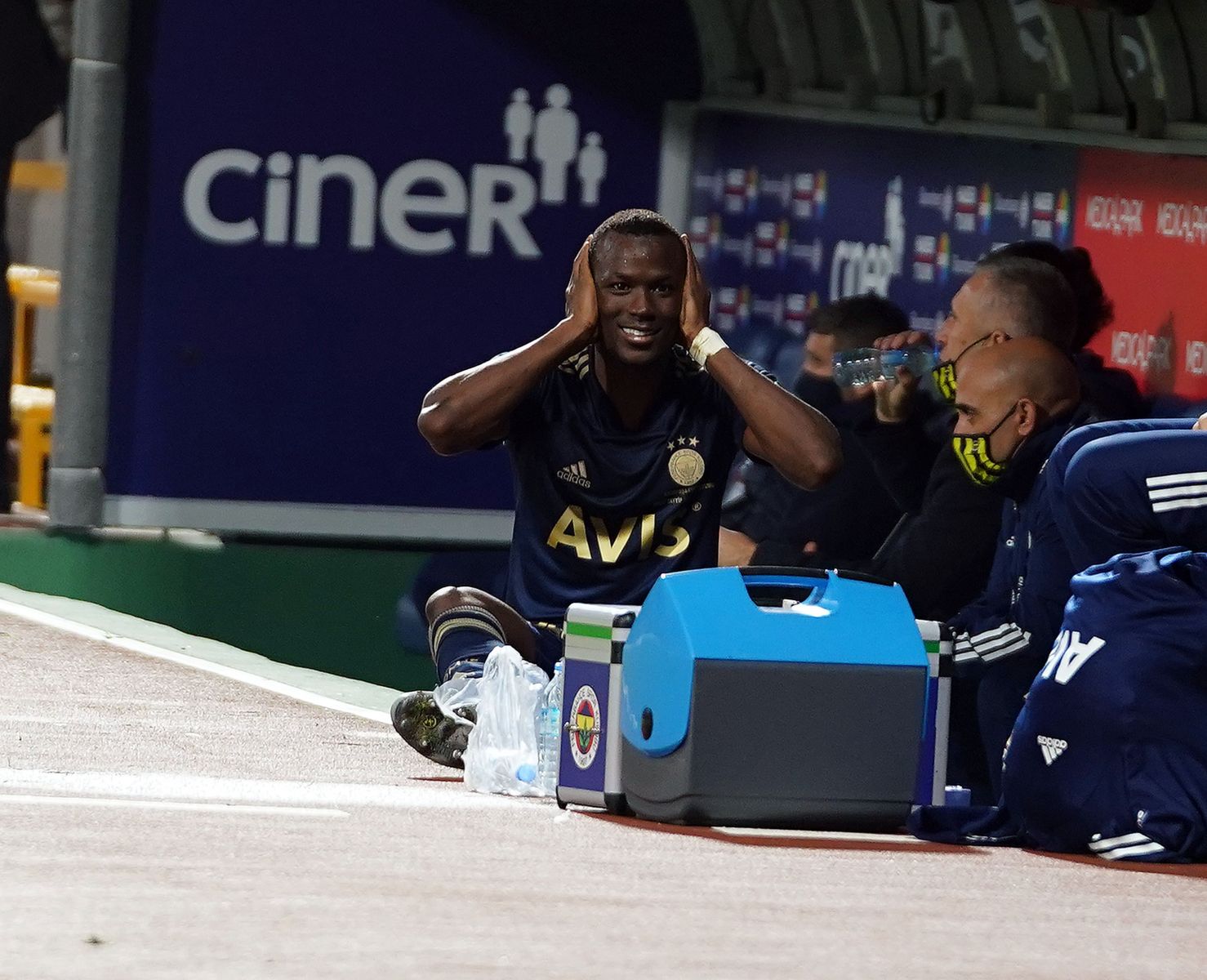 Fenerbahçeli Thiam’dan dikkat çeken hareket