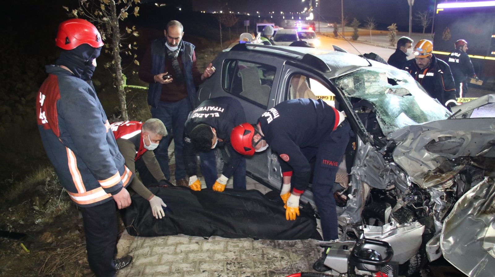 Elazığ'da feci kaza, 4 ölü 2 de yaralı var