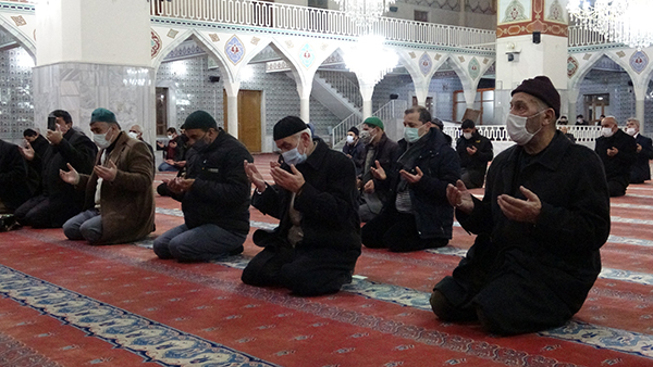 Miraç Kandili tüm yurtta dualarla idrak edildi