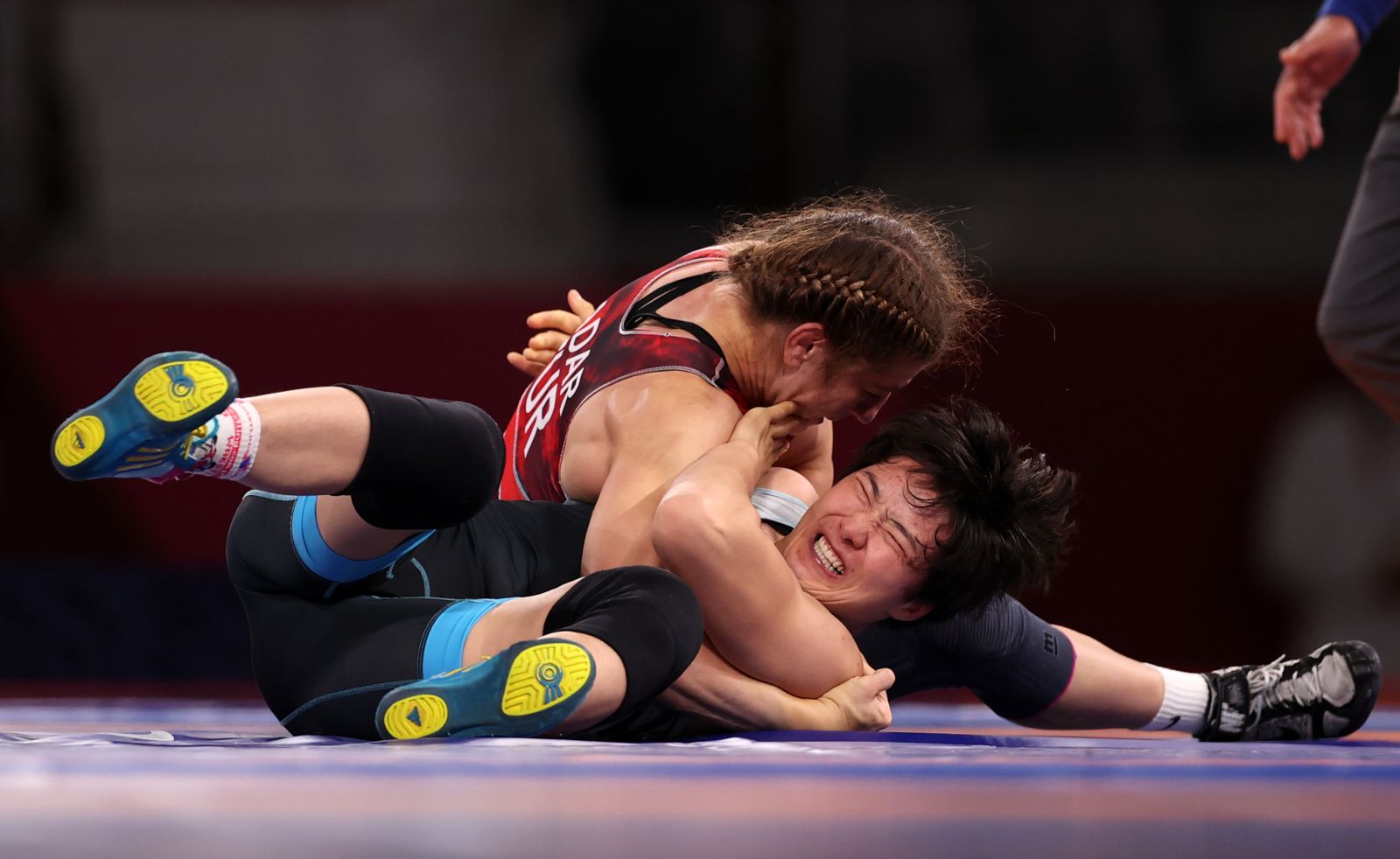 Milli güreşçiler Rıza Kayaalp ile Yasemin Adar tarihe geçti