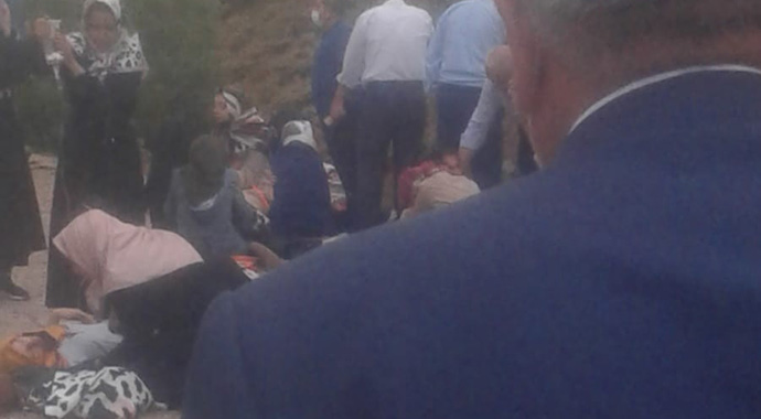 Kuran Kursu öğrencilerini taşıyan midibüs kaza yaptı, 29 yaralı var