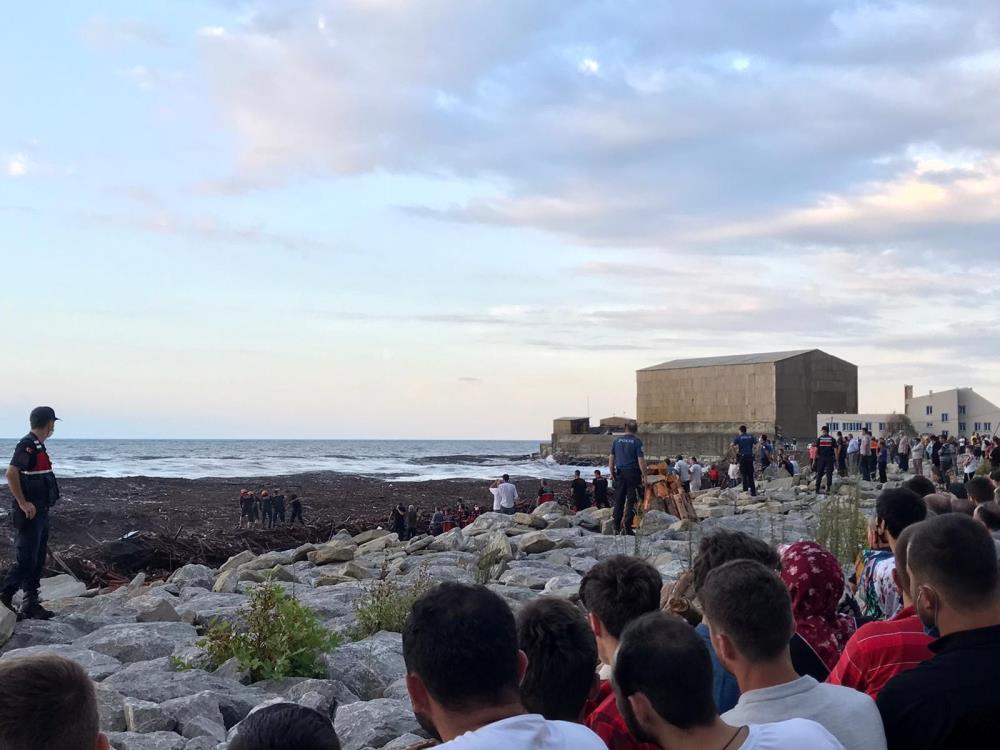 Kastamonu'da bir kadına ait ceset sahile vurdu