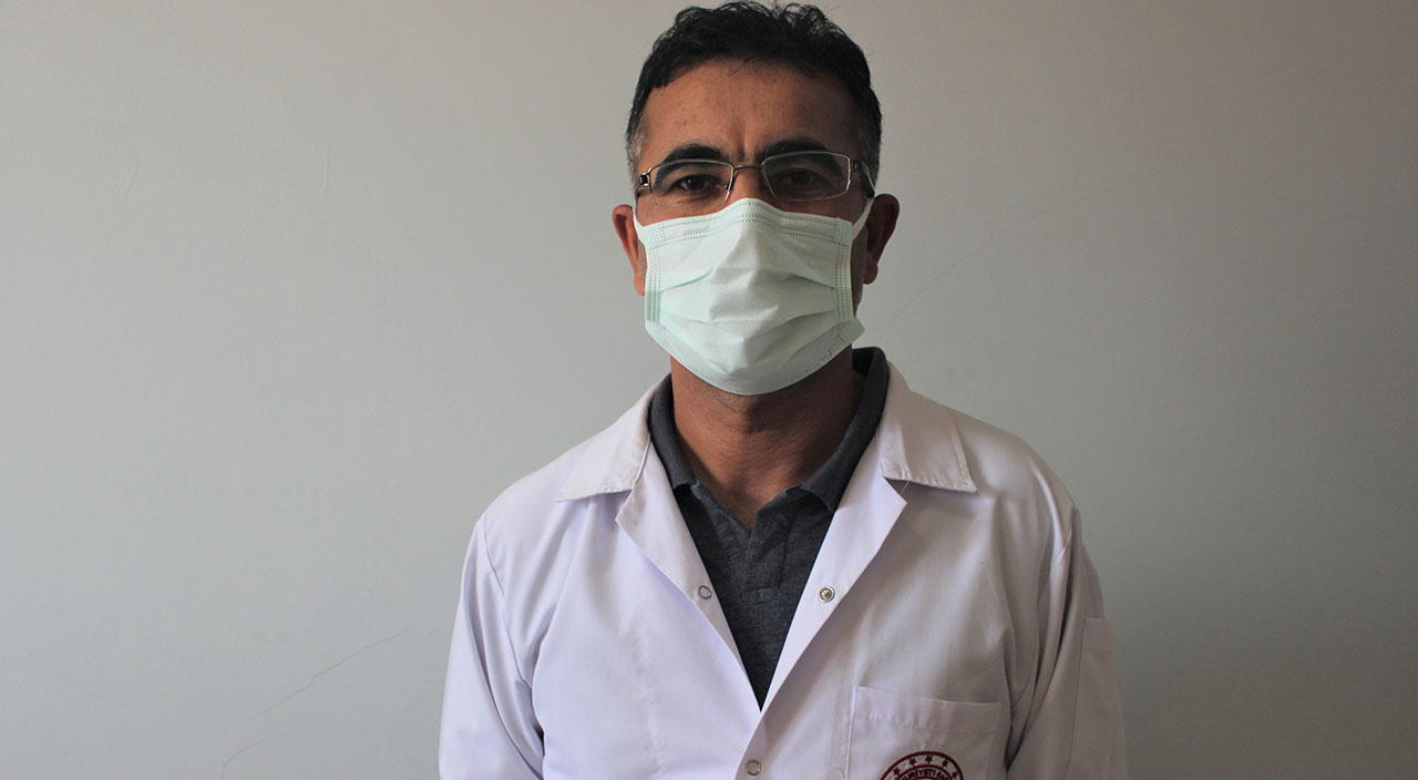 Ailesiyle korona virüse yakalandı! İlk sözü aşı olun oldu