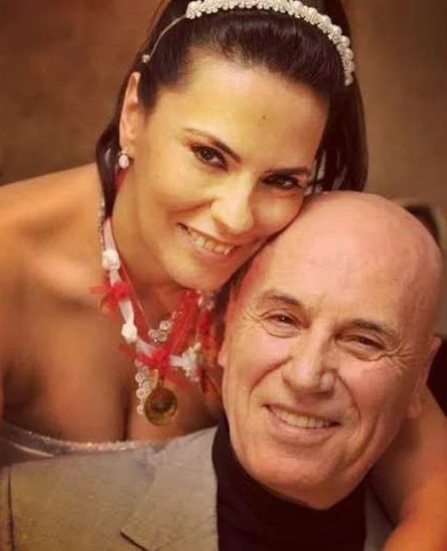 Yeşim Salkım'ın babası Dursun Salkım korona virüsten hayatını kaybetti