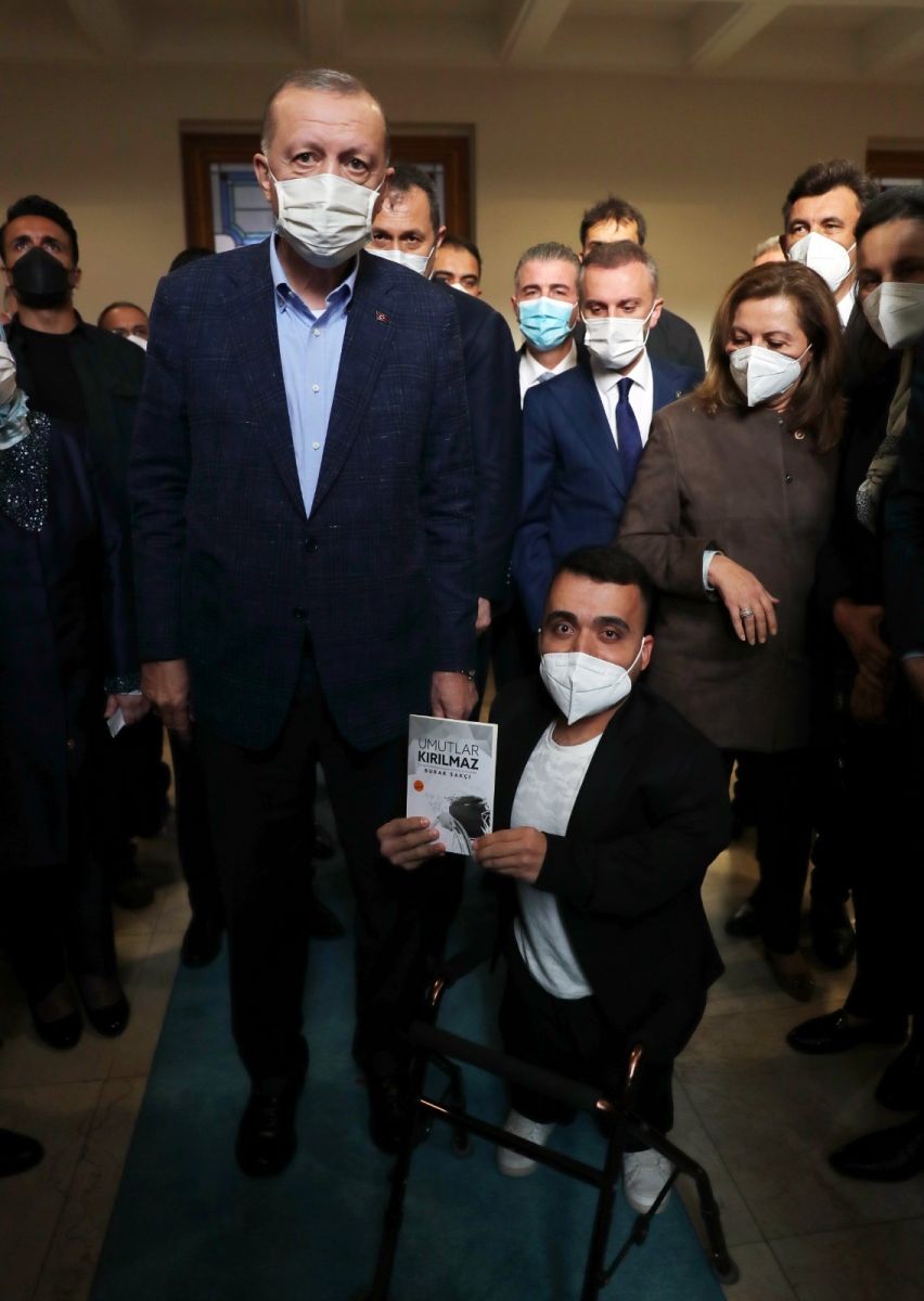 Cam kemik hastasının "Erdoğan" hayali gerçek oldu