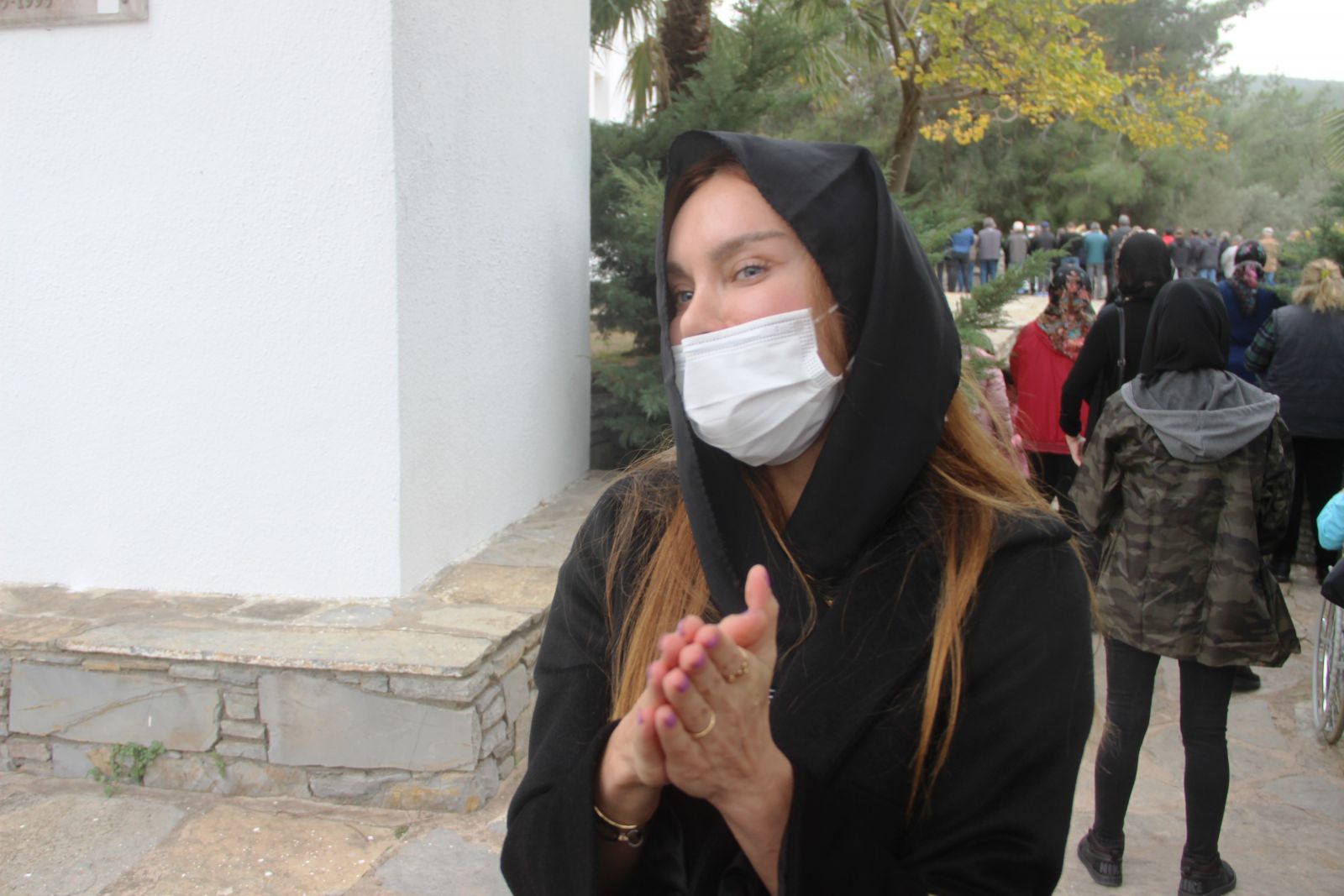 Ebru Şallı sosyal medyada kendisine yönelik eleştirilere sitem etti