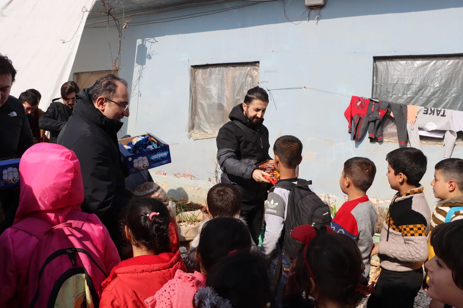 Gazeteciler, iyilik nöbeti için Suriye’ye gittiler