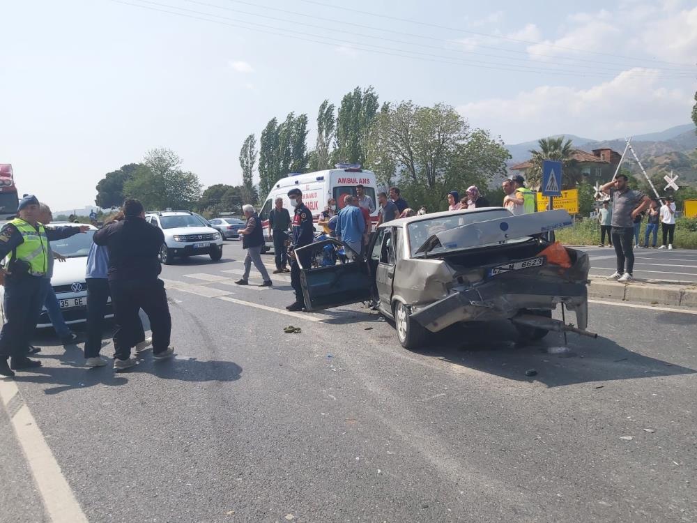 Aydın-Denizli yolunda zincirleme kaza, çok sayıda yaralı var