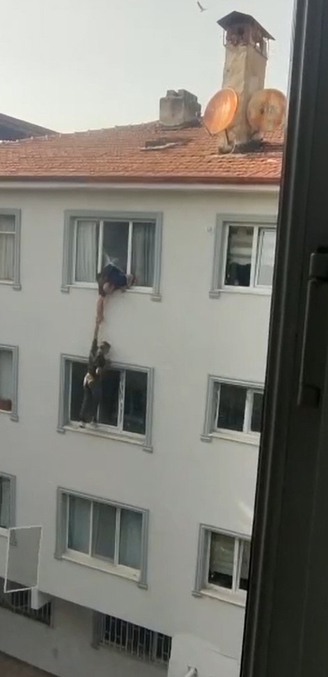 Polisten kaçarken bacaklarını kırdı, o anlar kamerada