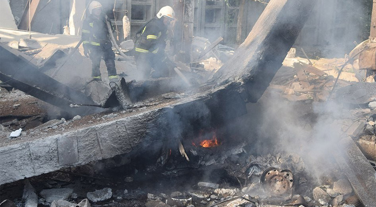 Rusya Mikolayiv'deki iki üniversite binasını vurdu