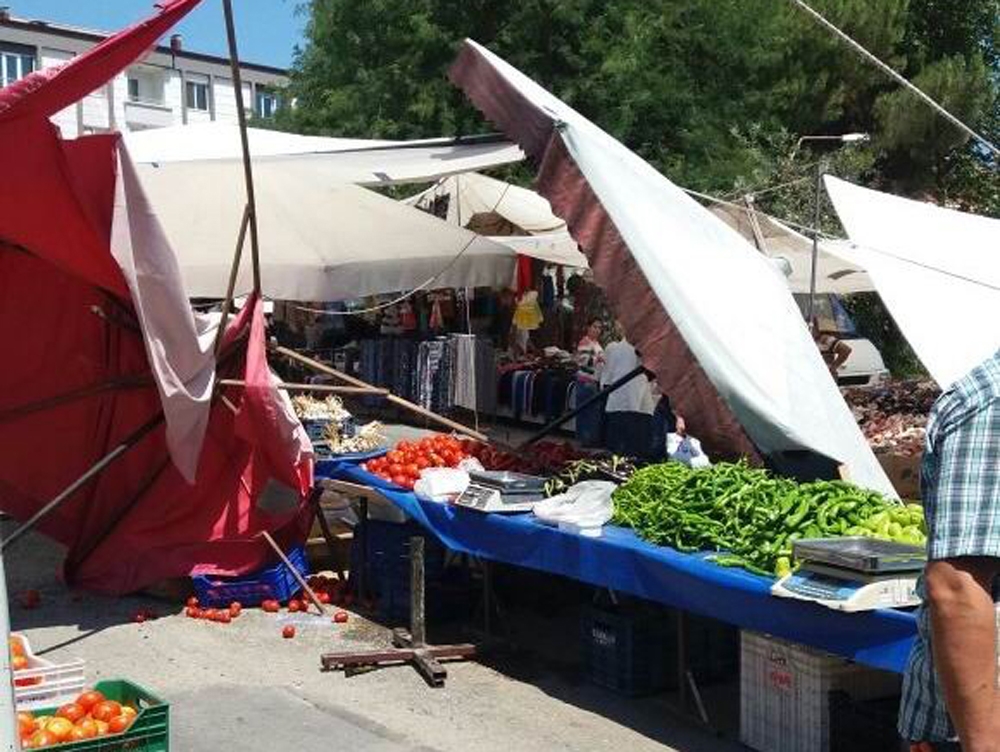 Alçaktan uçan helikopter Samsun'u birbirine kattı