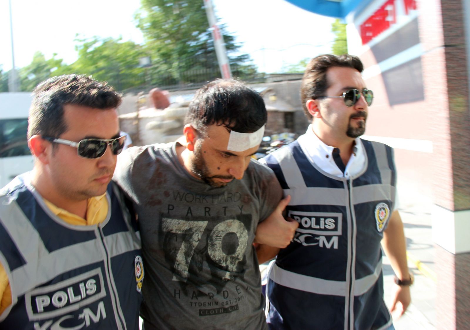 Darbeci albaylar böyle yakalanmış