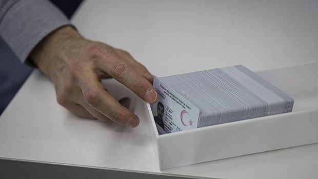 Yeni kimlik kartı başvuruları başladı (Yeni kimlik kartları nasıl alınır?)