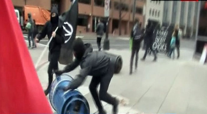 ABD'de Trump karşıtı gösteriler: Sokaklar karıştı