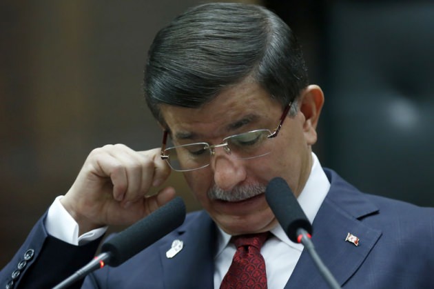 Davutoğlu'nun duygusal anları!