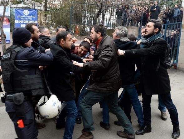 Ankara Üniversitesi'nde gerginlik