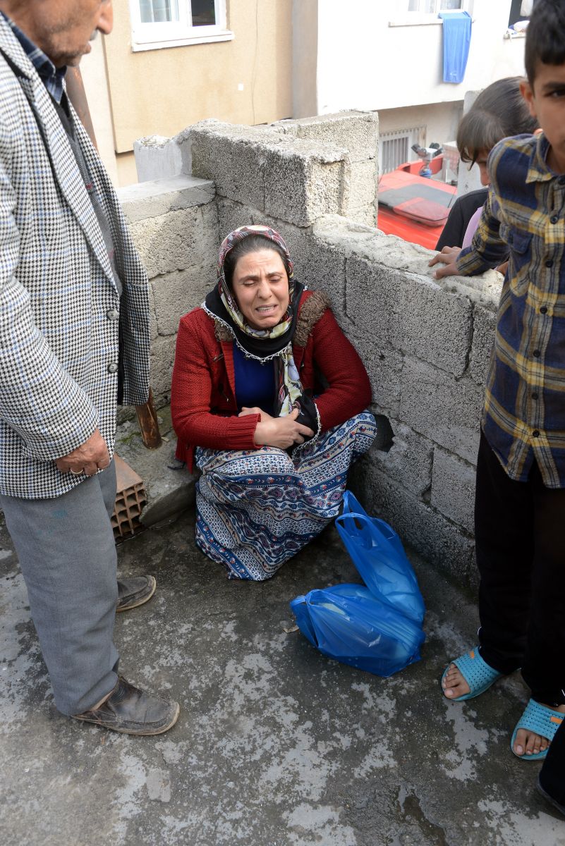 Makineye fazla çamaşır koyan kadının evi yandı