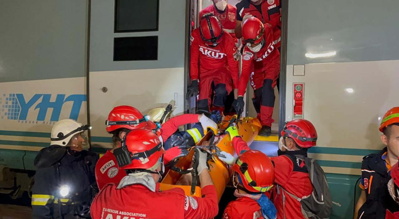 Türkiye'de bir ilk! Film sahnelerini aratmayan tatbikat