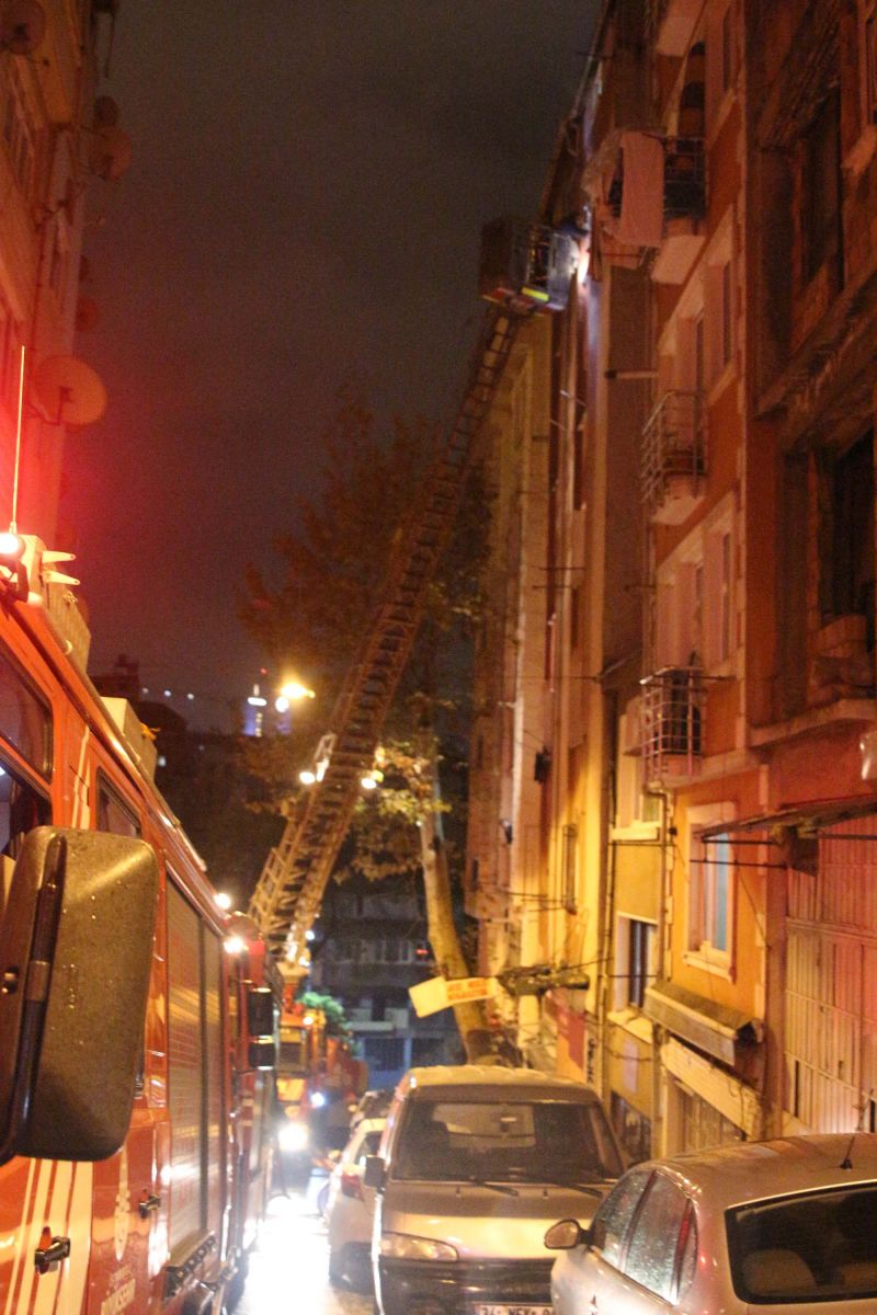 Şişli'de yangın paniği