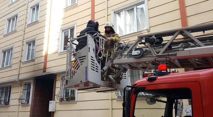 Beyoğlu’ndaki yangında zor anlar yaşandı